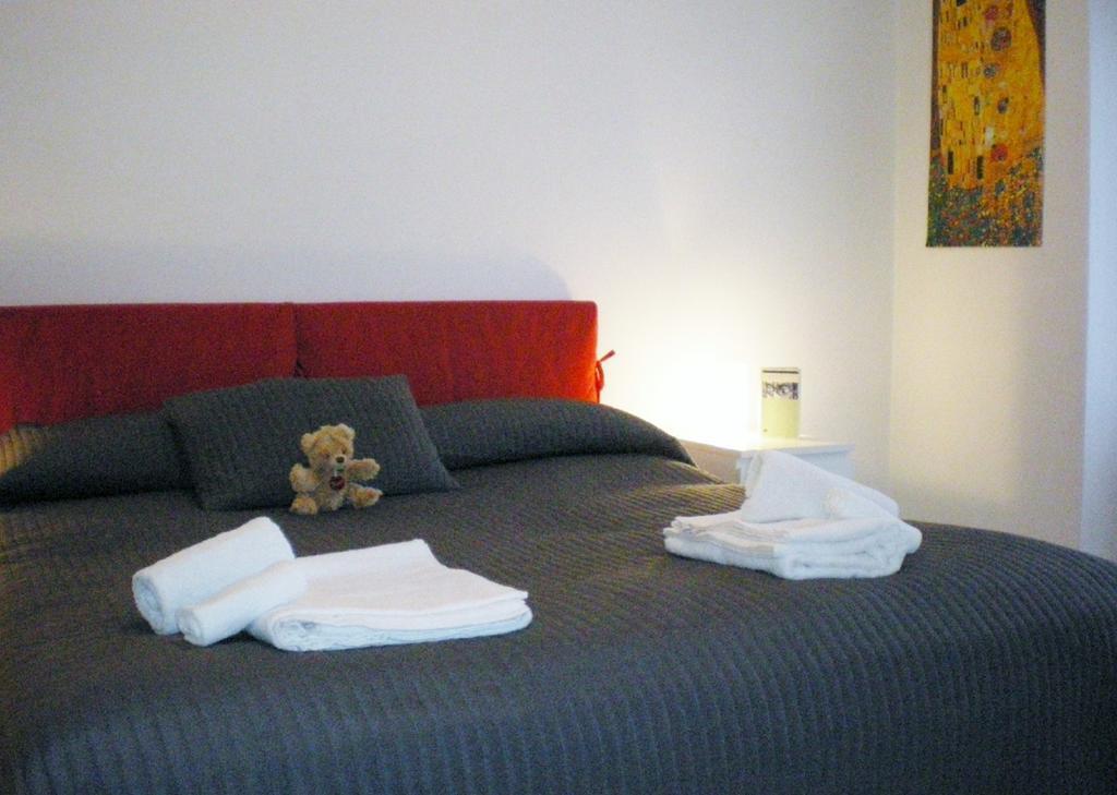Apartment Melozzo Milán Habitación foto